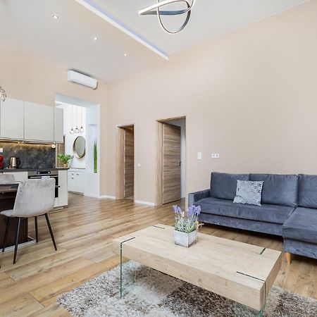 Csengery Deluxe Home With Balcony Budapeste Exterior foto