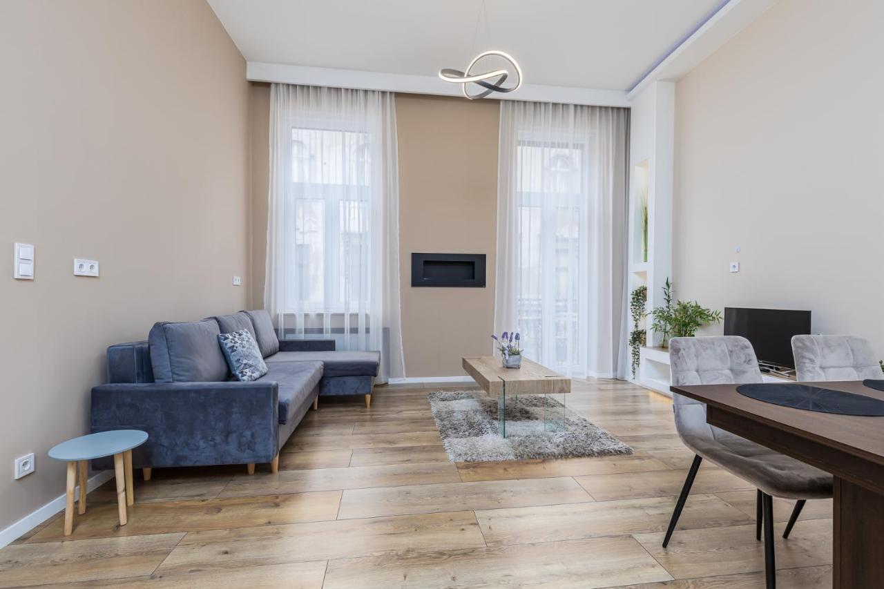 Csengery Deluxe Home With Balcony Budapeste Exterior foto